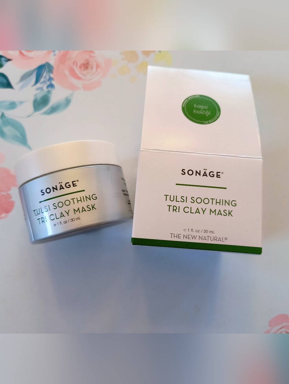 Sonäge Tulsi Soothing Tri Clay Mask — White & Green Skin-Calming Treatment